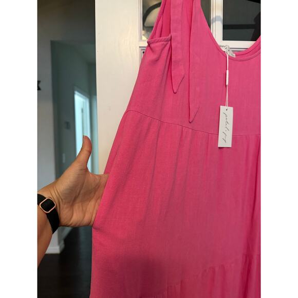 Petal & Pup PINK Sleeveless Scoop Neck Sundress large
NWT MARCY MIDI Large - Picture 8 of 13